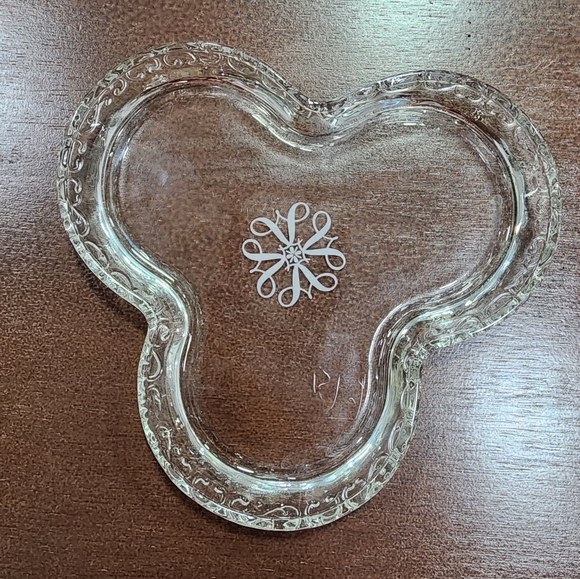 Vintage  Clover Shaped Jewelry Dish - Picture 7 of 8